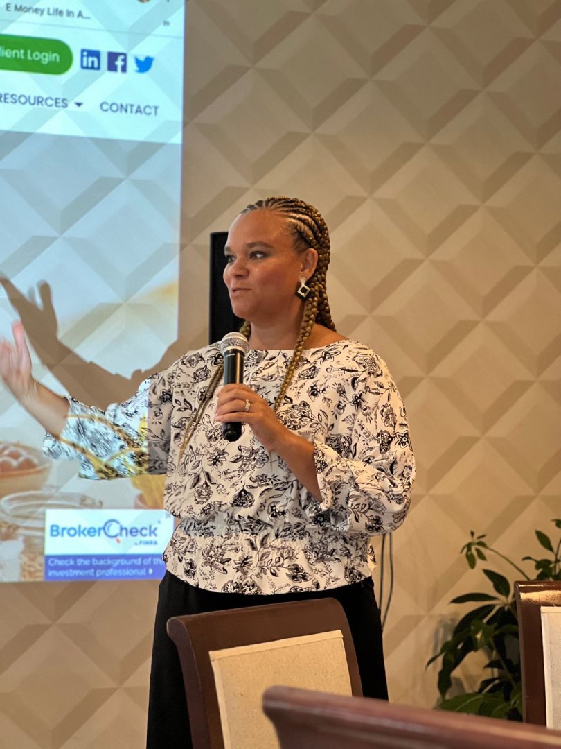 Apryl-Speaking-Moms-Money